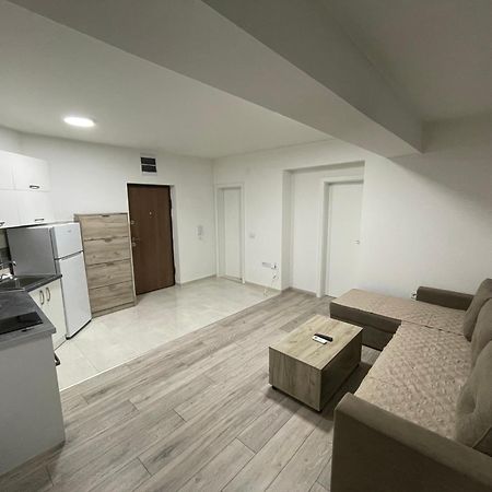 Mrn Apartment 2 Skopje Bagian luar foto