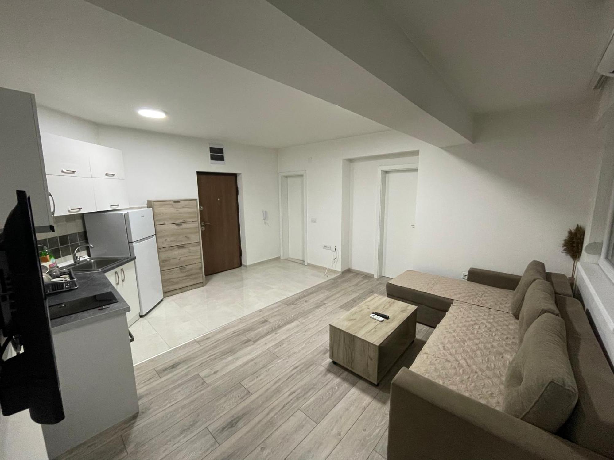Mrn Apartment 2 Skopje Bagian luar foto