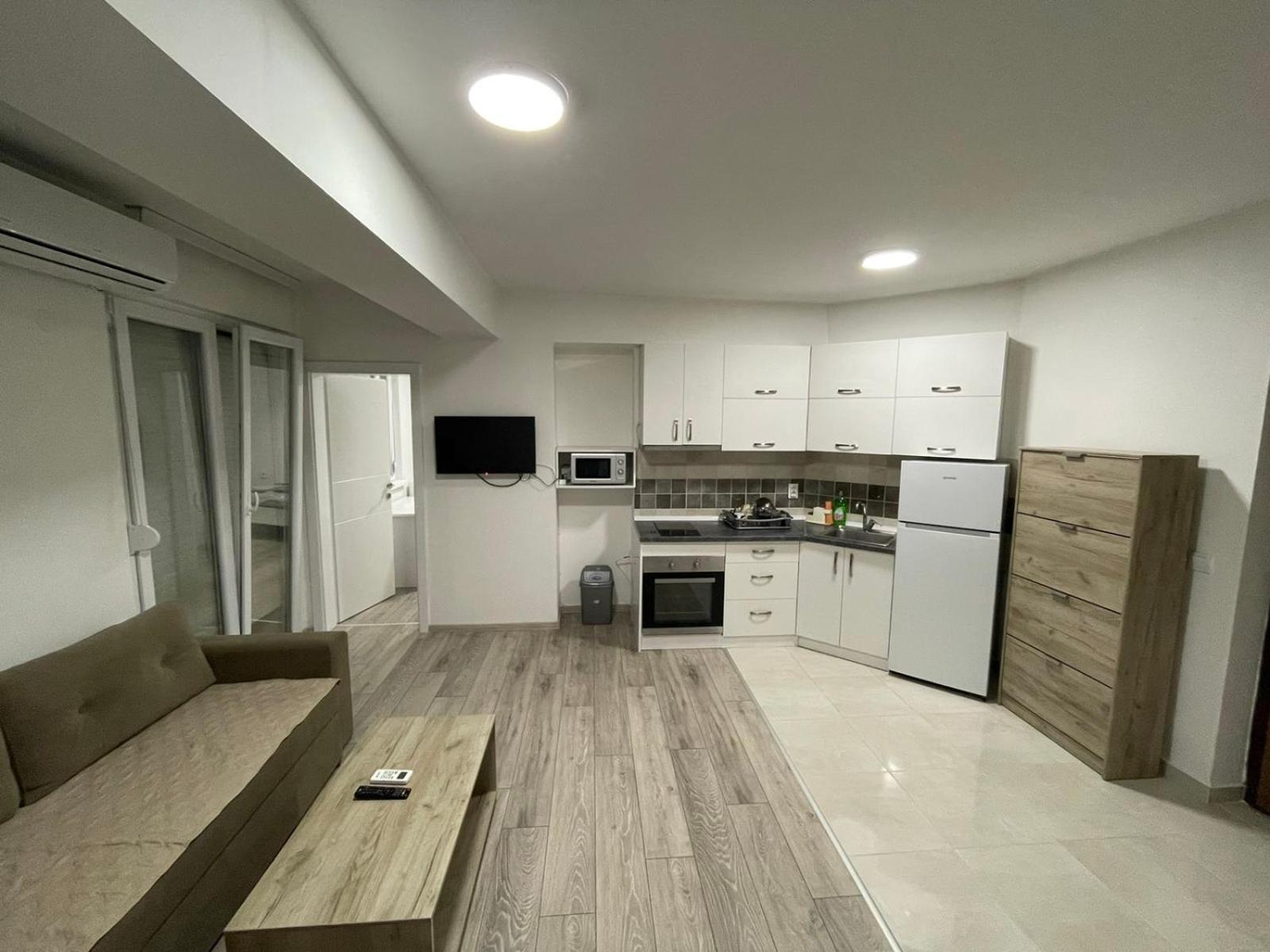 Mrn Apartment 2 Skopje Bagian luar foto